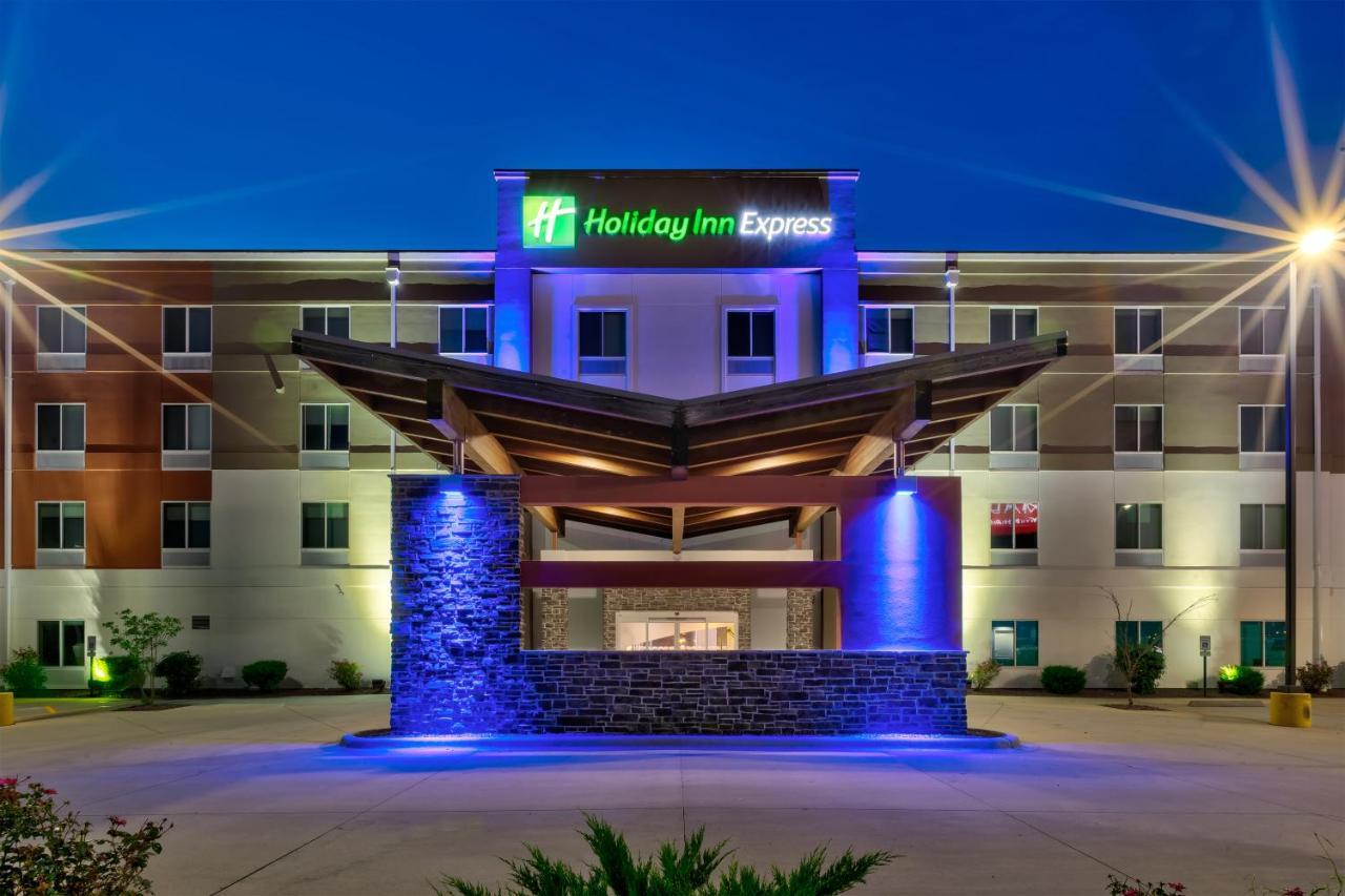 Holiday Inn Express & Suites - Effingham, An Ihg Hotel Εξωτερικό φωτογραφία